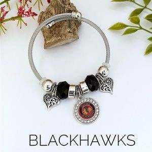 Chicago Blackhawks NHL Bangle Charm Bracelet NEW